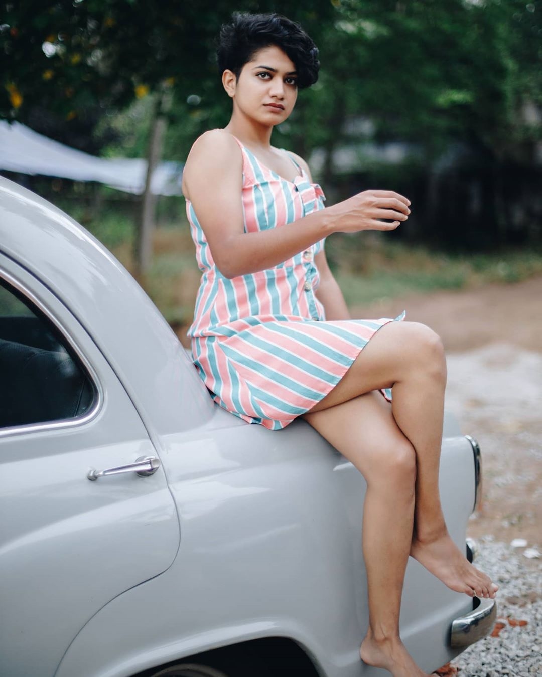 jomol malayalam actress thigh